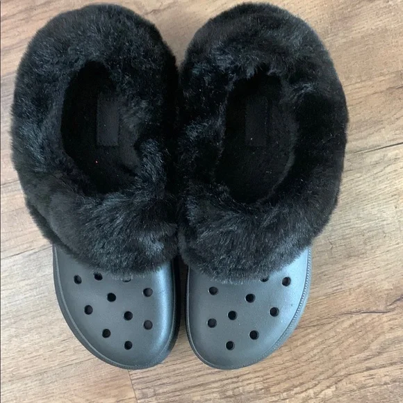CROCS Black Fur-Lined Mules Cozy Winter Footwear - Picture 3 of 7
